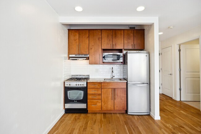 Photo - 416 E 117th St Unit 2B