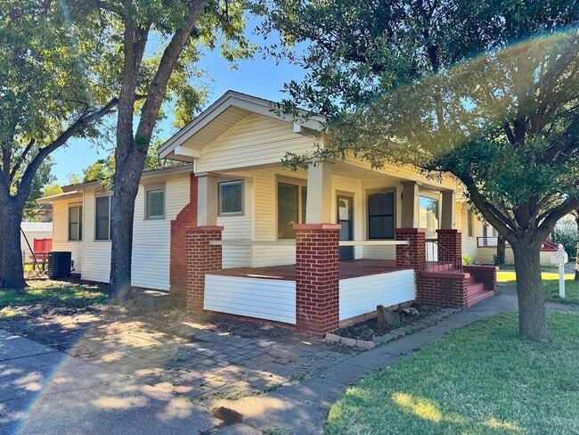 Photo - 1823 11th St