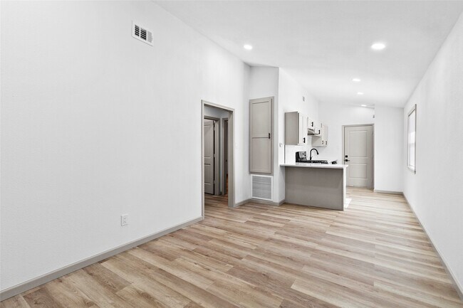 1503 Ave P