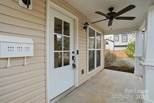 Photo - 2830 Hilliard Dr