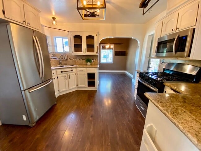 Photo - $1,950 Butler & Orange, Charming 2 Bed wit...