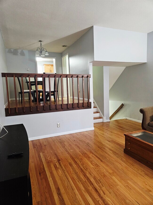 Photo - 44 Northbrook Ct