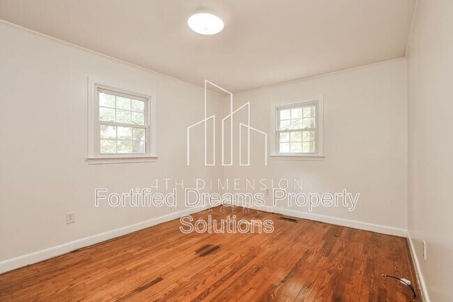 Photo - 104 E Brookwood Ave