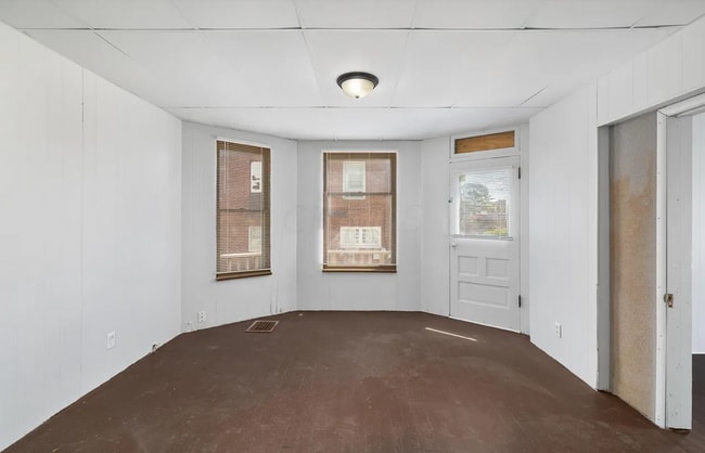 Photo - 170 Marion Ave Unit 1