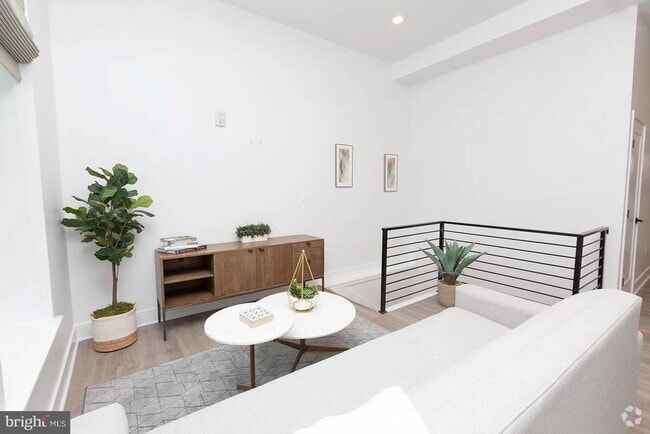 Building Photo - 1742 Fleet St Unit 303 Rental