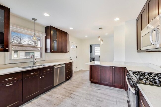 Photo - 139 S Quentin Rd