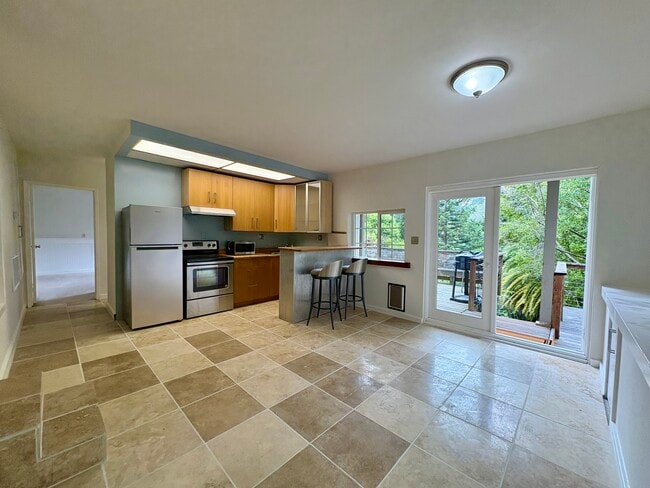 Building Photo - 5671 Cabot Dr Unit Rear Rental