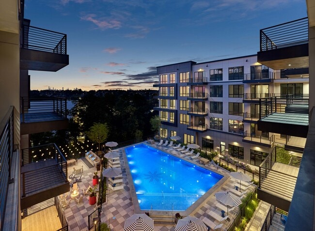 Photo - REV by Vermella