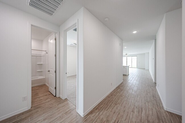 Photo - Modern Mountainside Living: Stunning New 4...