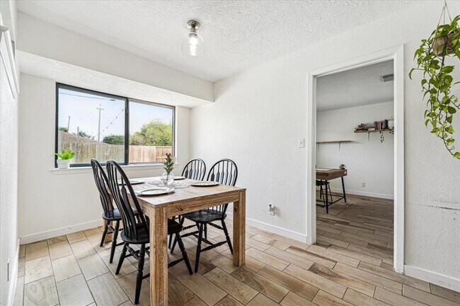 Photo - 10735 Sagecanyon Dr