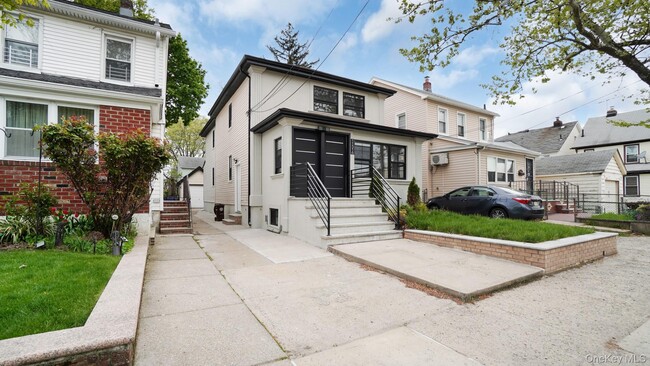 Photo - 115-16 199th St