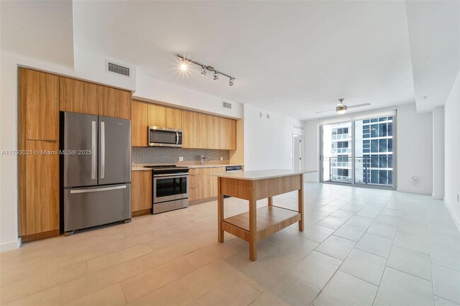 Photo - 2150 N Bayshore Dr Apartamento Unidad 0607