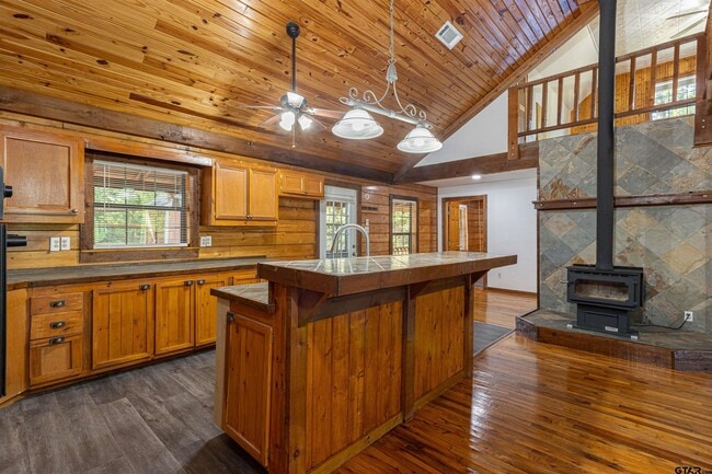 Photo - 18737 Saddleback Ln