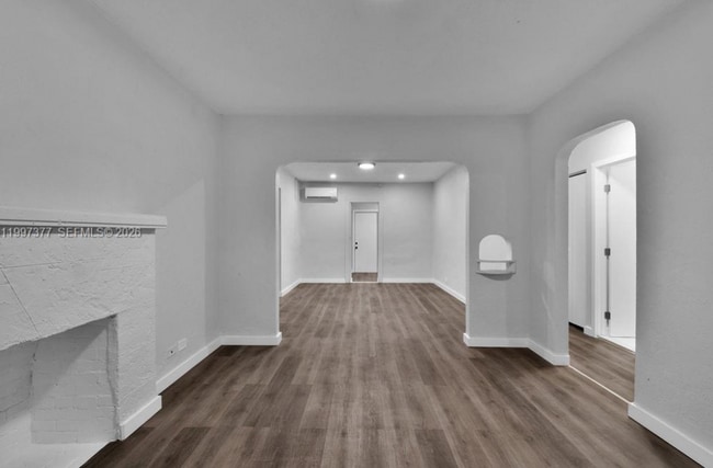 Photo - 547 NW 49th St