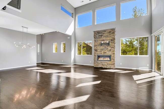 Photo - 28424 Tepees Way