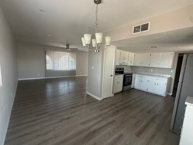 Photo - 1505 N Evergreen St