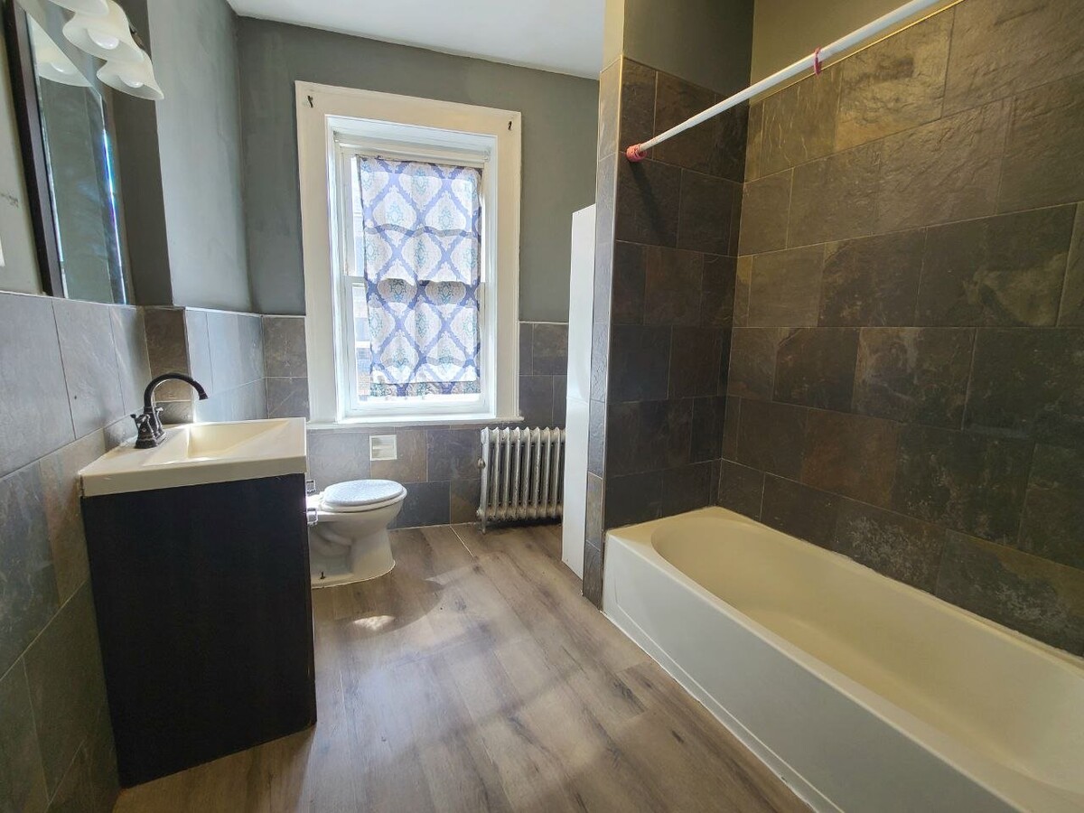 Photo - 684 Summer Ave Unidad 9