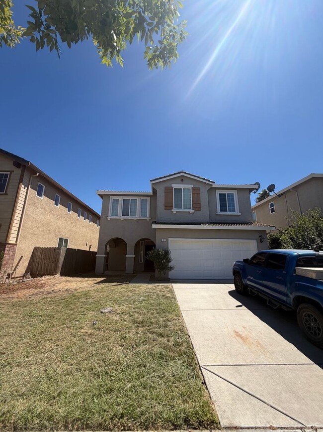 Building Photo - 2 bedroom 2 bath 2-story home