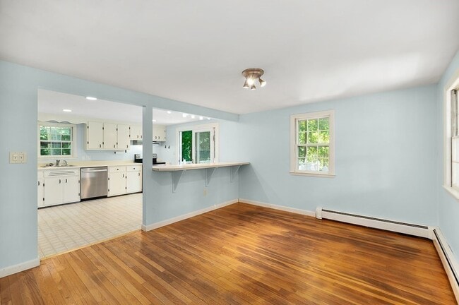 Photo - 6 Linden Ave