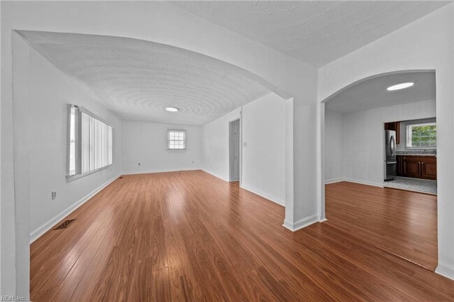 Photo - 735 Bold St