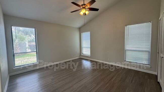 Photo - 217 Loring Ct