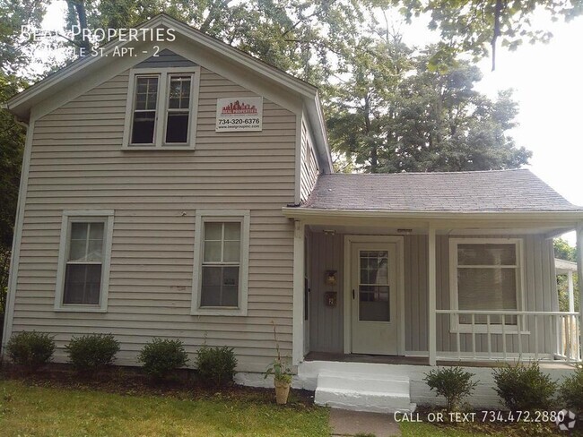 Building Photo - 216 Maple St Unit 2 Rental