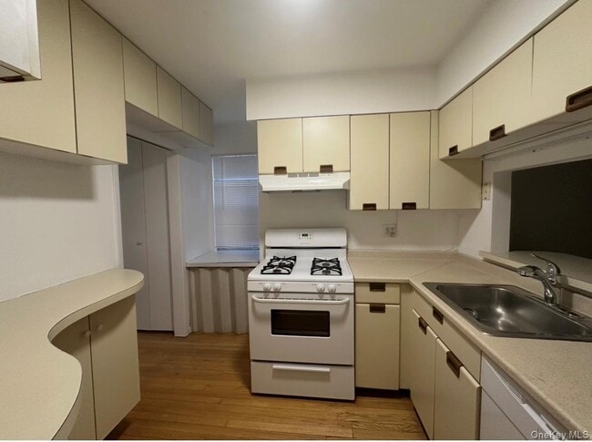 Photo - 205-32 Brian Crescent Unidad 1