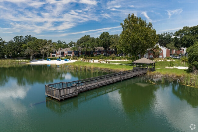 Fishing Pier - Enclave at Lake Underhill Apartments