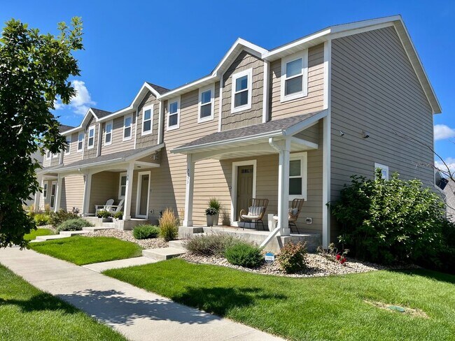 Photo - 5053 56th St NW