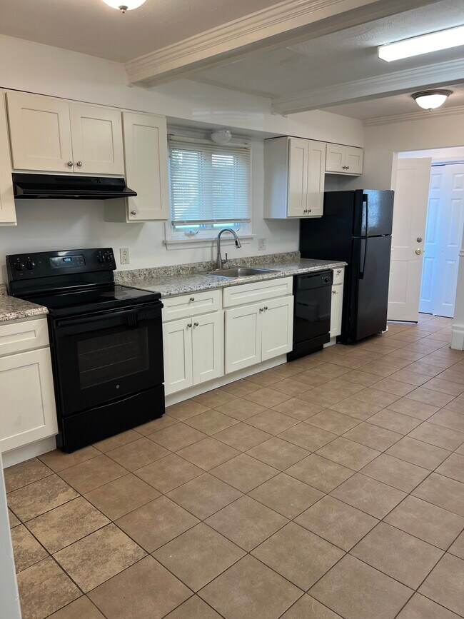 Photo - 1014 Quinton Ave Unidad #1