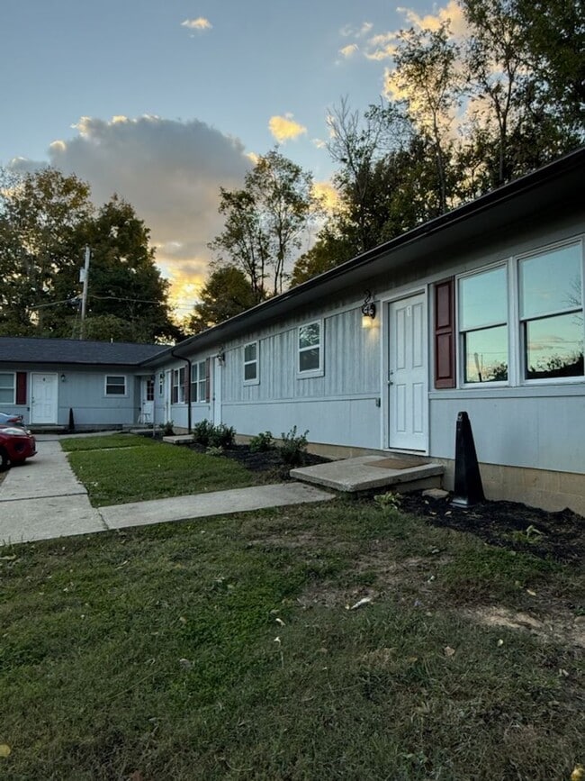 Photo - Maynardville 37807 - 2 bedroom, 1 bath apartment water included - Contact Lisa Vineyard and Shann...