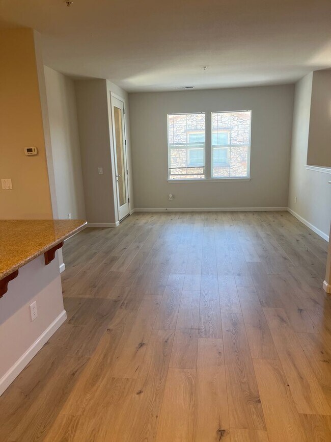 Beautifully Maintained 2 bedroom 2 bathroo... Condo Condo for Rent in