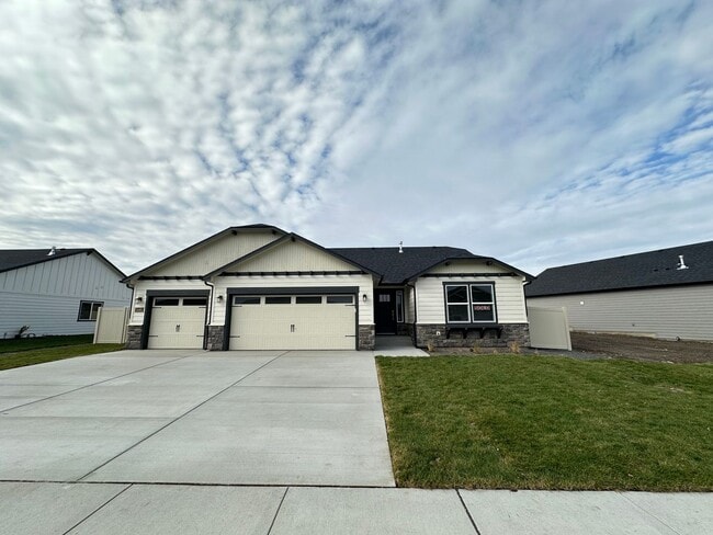 Building Photo - Brand New Hayden North Home