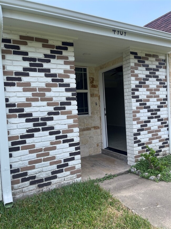 Photo - 4707 Knottynold Ln
