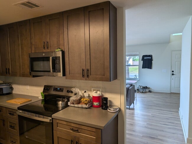 Photo - 1306 Sunflower Ln