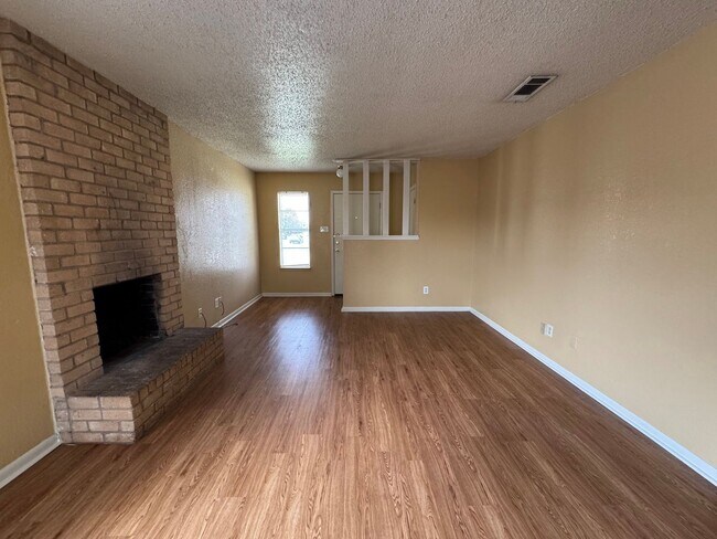 2208 Hunt Dr Unit B