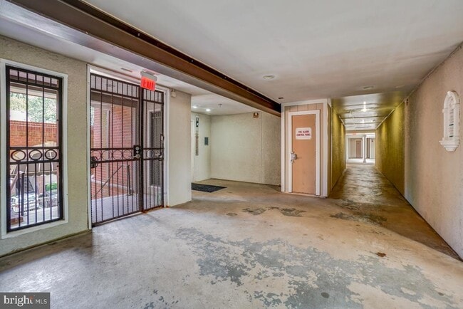 Building Photo - 1524 Lincoln Way Unit 100 Rental