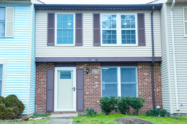 3 Bedroom Townhouse - 381 Deputy Ln Townhome