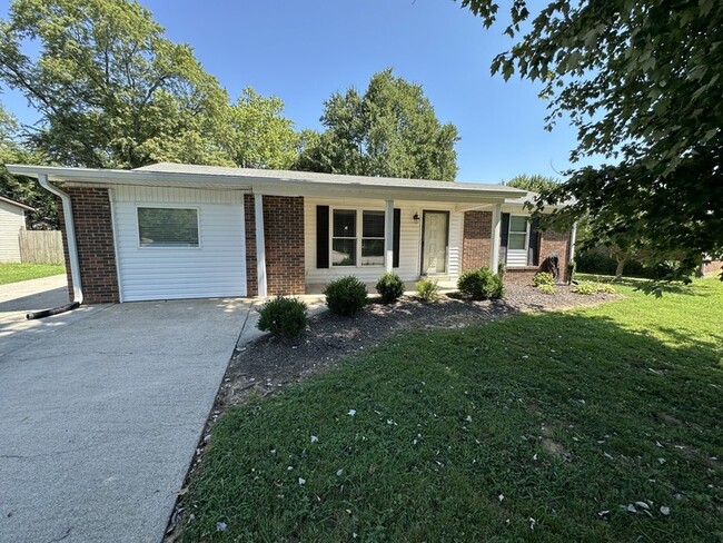 Building Photo - 116 SE Springdale Dr Rental