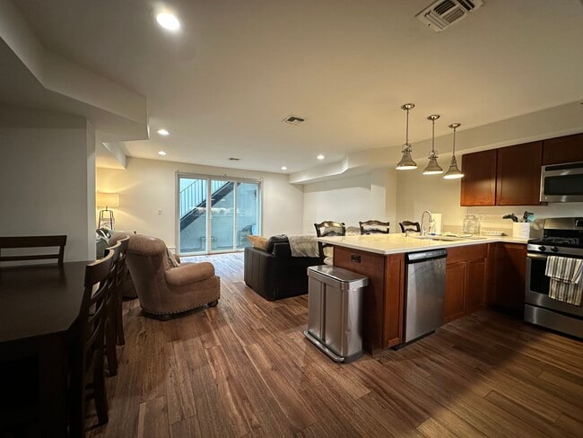 Photo - 619 Bloomfield St Unit 1