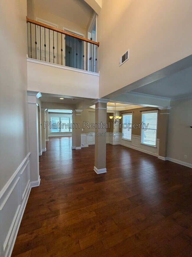 4315 Avondale Ln