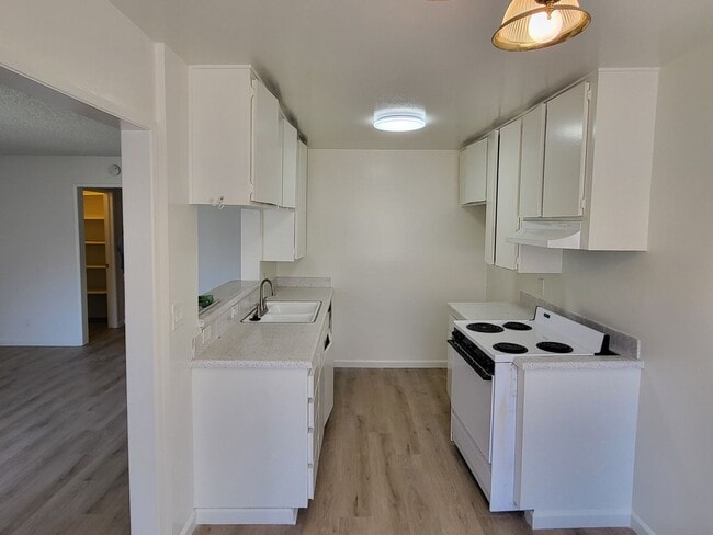 Photo - Belmont Shore- rent reduction-condo 4 blocks to beach just off of Second St.