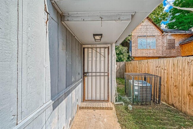 Photo - 6310 Southwood N Ct