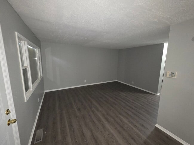 Photo - 1305 Richard Dr
