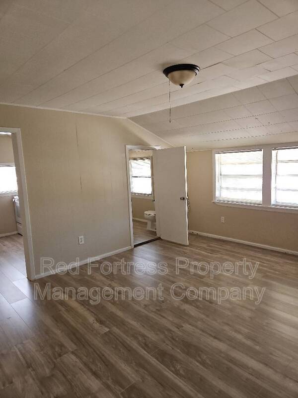Photo - 2148 Victoria Ave Condo