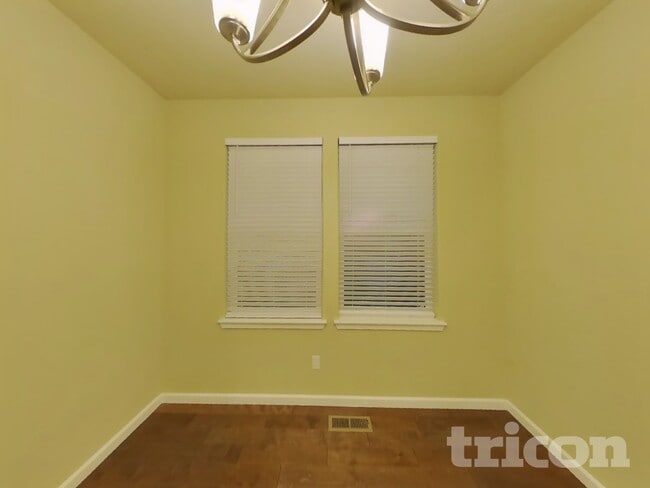 Photo - 4707 Natalee Dr SE