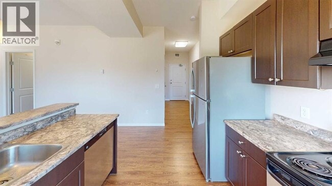 Photo - 10004-1097A 97A St