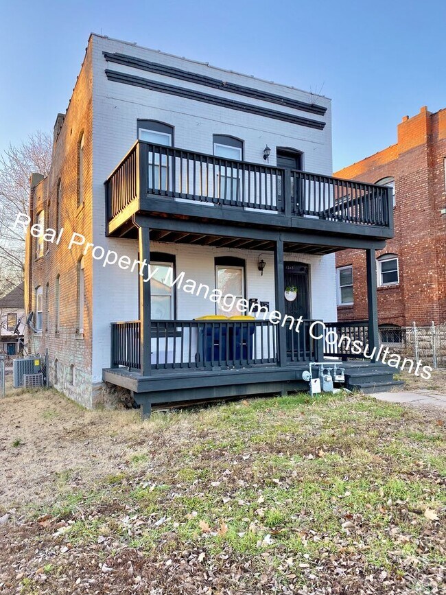 Renovated 3 Bedroom Duplex - Renovated 3 Bedroom Duplex House