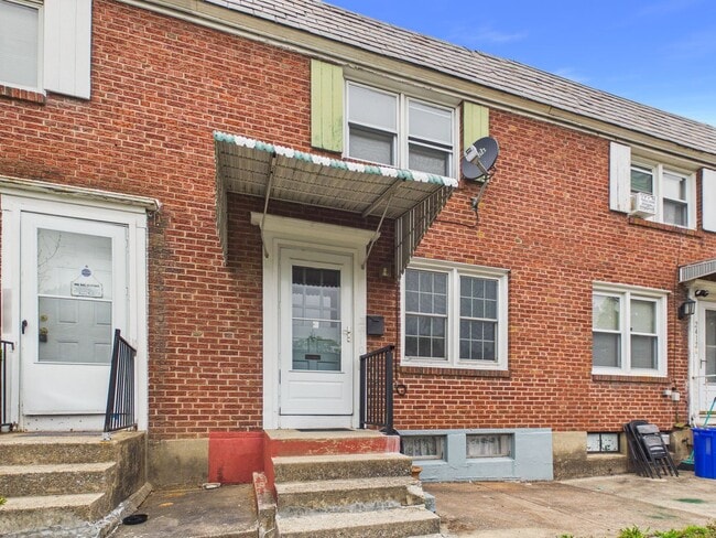 Building Photo - 3 Bedroom House in Harrisburg