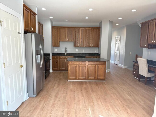 Photo - 6866 Witton Cir